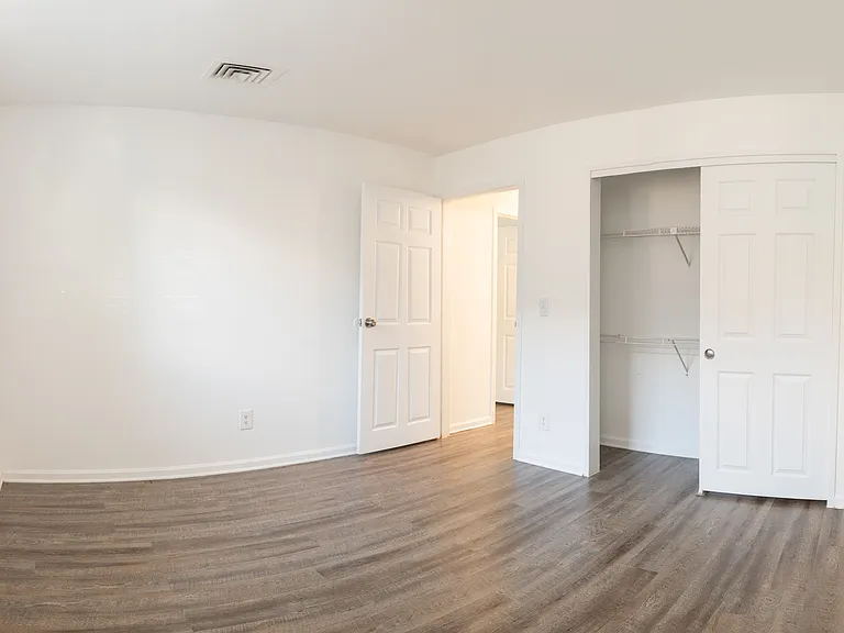 Carriage House — Photo 7