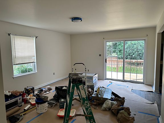 5th image of 8081 Cross Creek Cir
