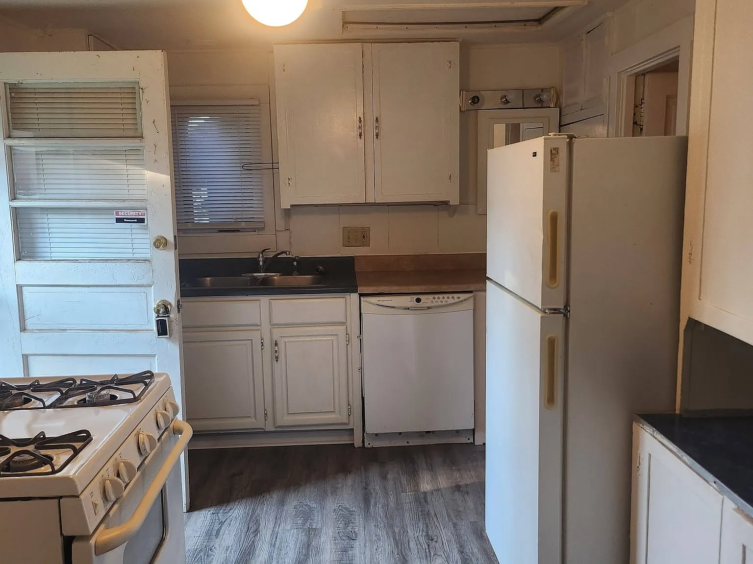 1 bed, 480 sqft, $900 — Photo 3