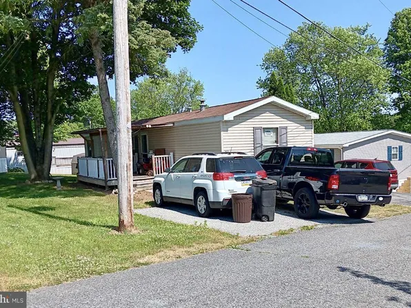 107 Martin Cir, Honey Brook, PA 19344