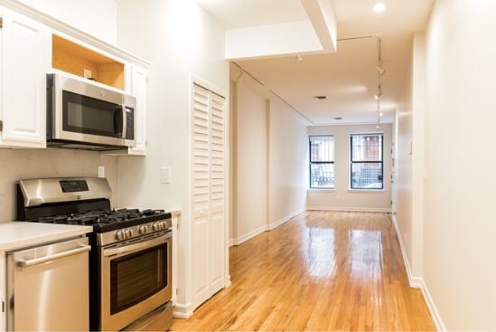 4th image of 111 W 111th St #B