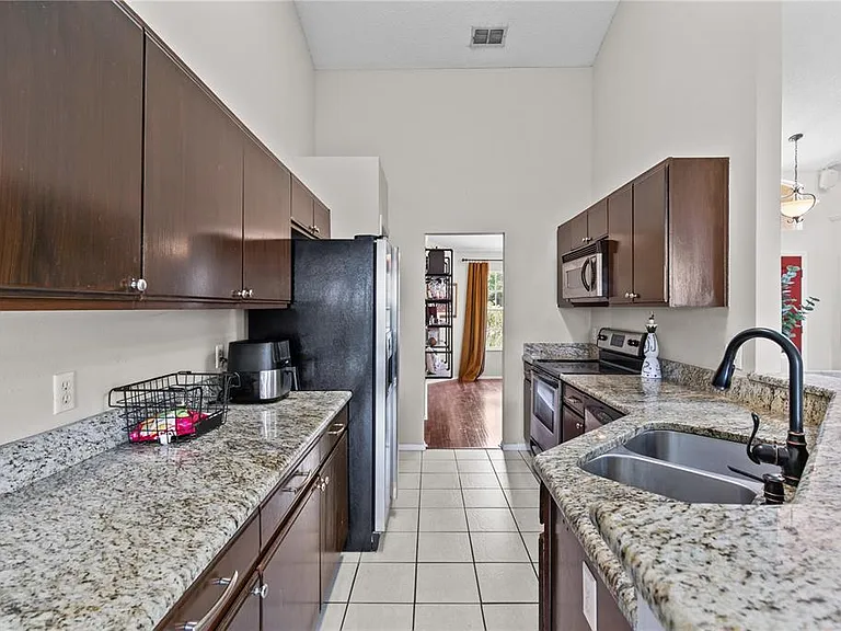 1322 American Elm Dr — Photo 11