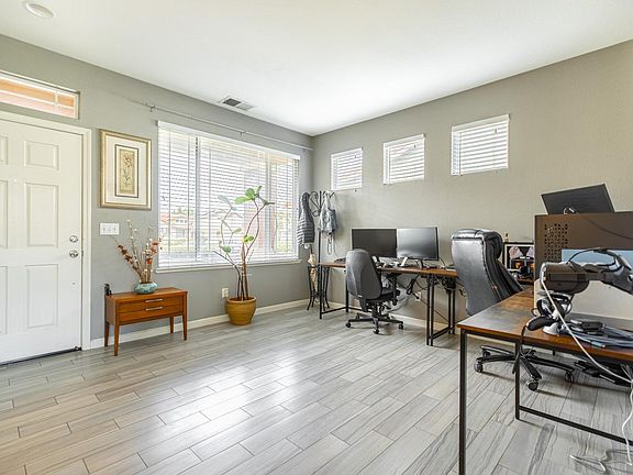 5th image of 2908 Gambler Hill Ct