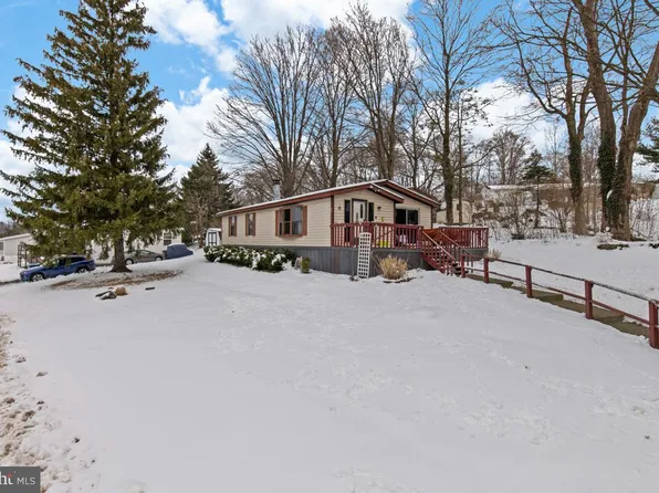 11 Lakeview Dr, Quakertown, PA 18951