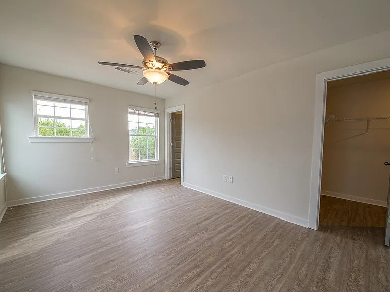 305 Lorien Way — Photo 11