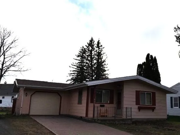 406 3rd Ave, Wakefield, MI 49968