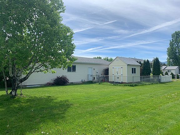 3rd image of 2240 Westfield Ct