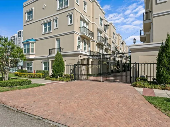 412 Regent Ln N, Saint Petersburg, FL 33701