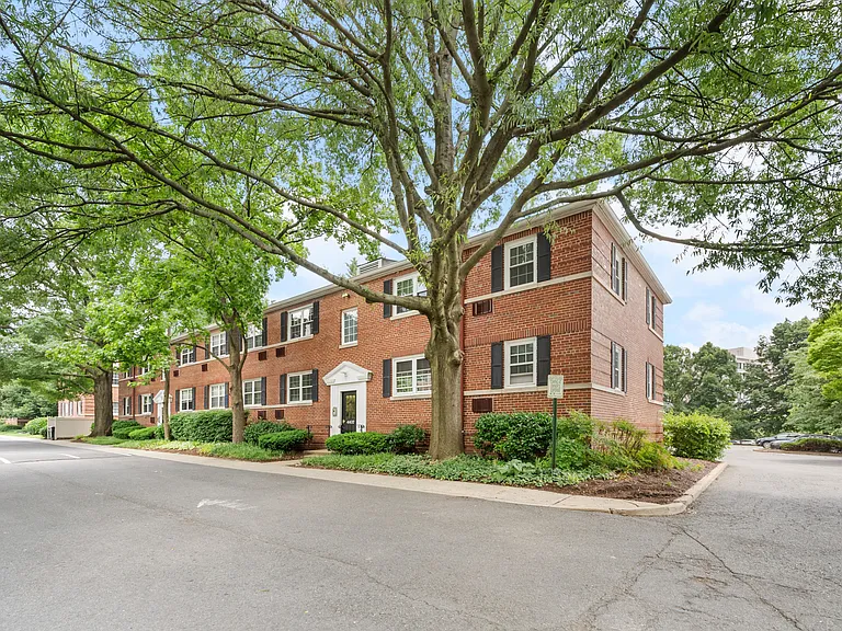 4402 N Pershing Dr #1 — Photo 21