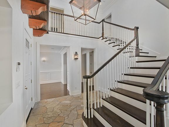 4th image of 4791 White Oak Ave