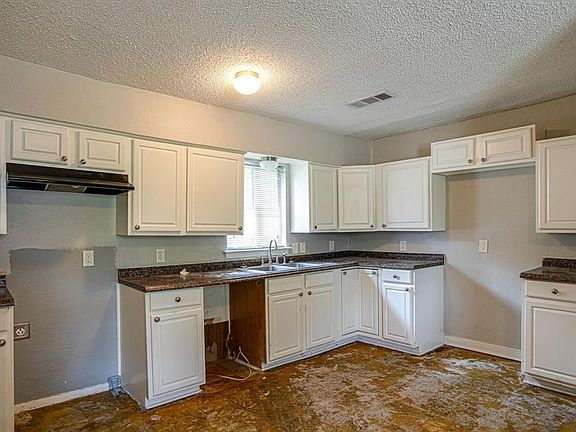 5th image of 2317 Bayberry Dr