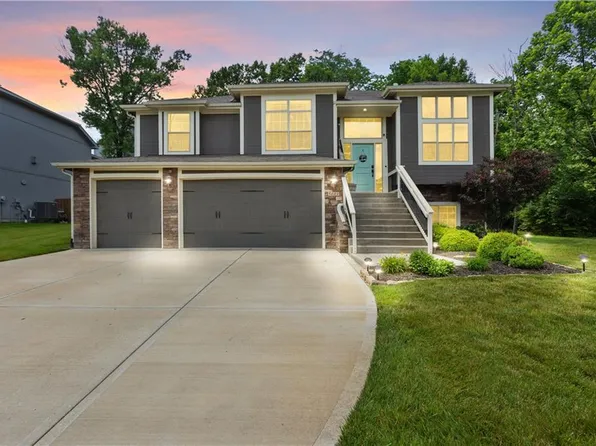 5008 NW Timberline Dr, Riverside, MO 64150