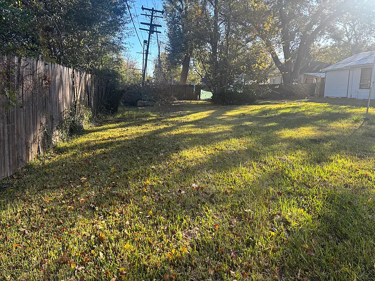 Zavalla St — Photo 10