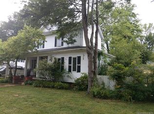 1011 5th Ave W, Hendersonville, NC 28739