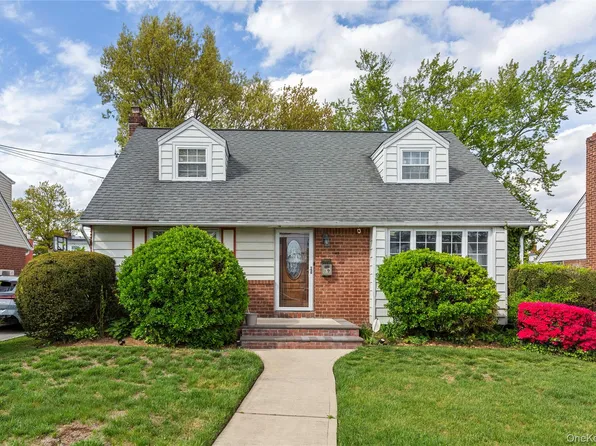 19 Sloan Drive S, Valley Stream, NY 11580