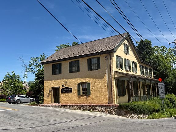 3rd image of 1298 Hares Hill Rd