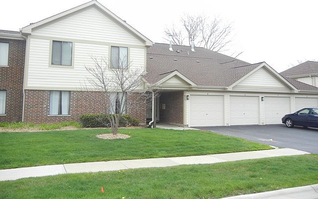 1st image of 825 E Carriage Ln Unit 7