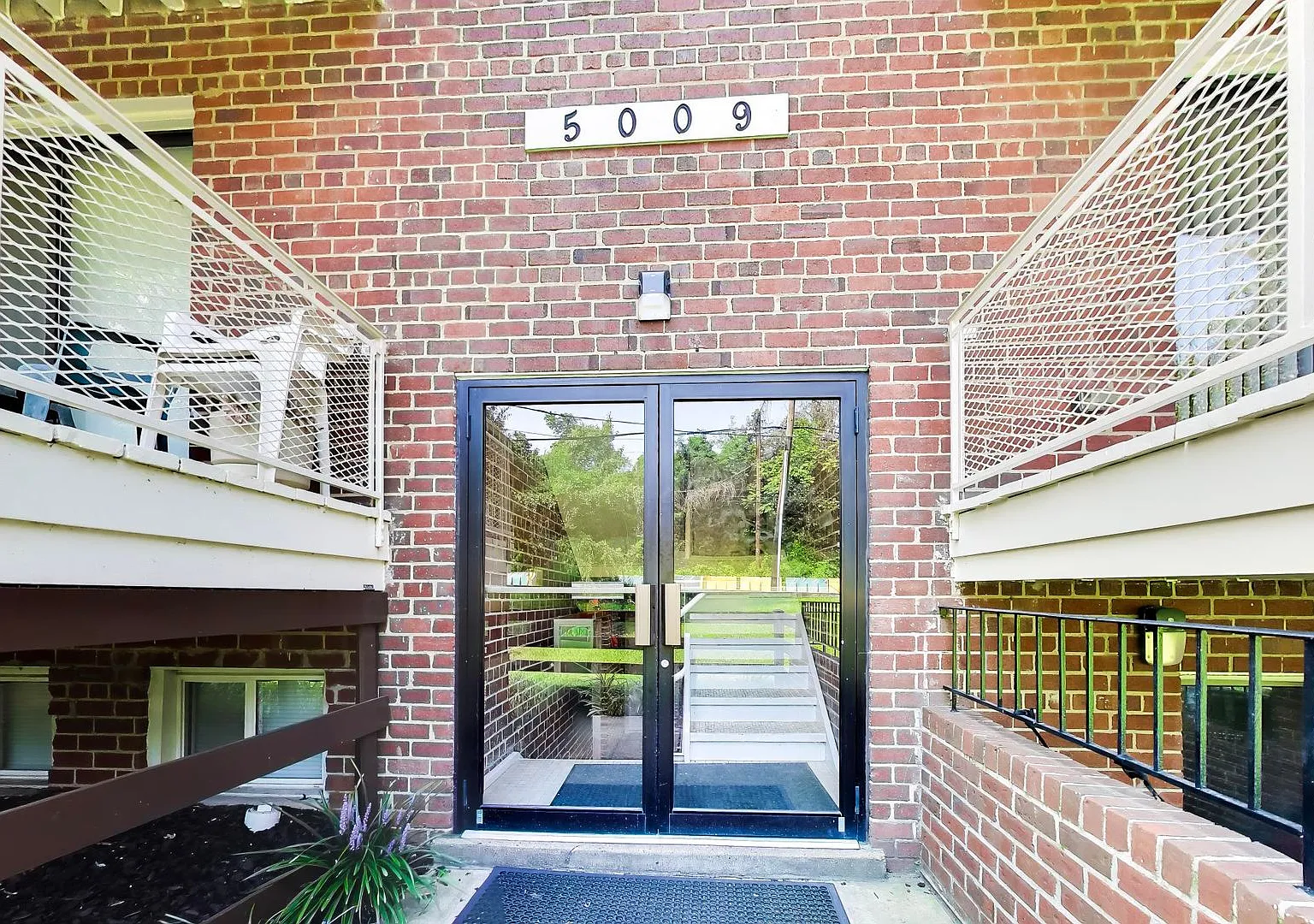 5009 Quincy Street — Photo 2