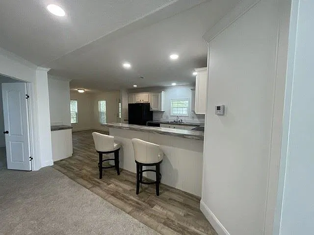 3 bed, 2.0 bath, 1372 sqft, $1,699 — Photo 3