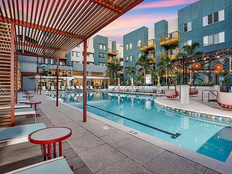 Oasis Anaheim — Photo 37