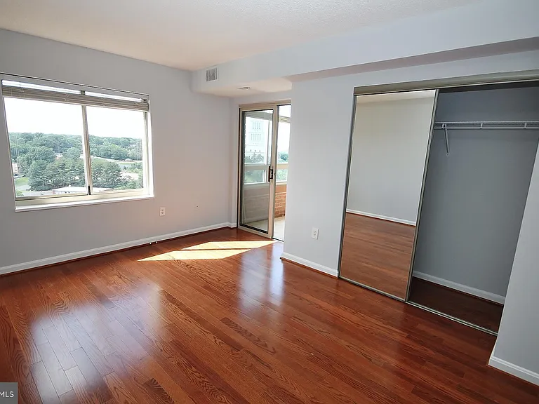 2151 Jamieson Ave #2011 — Photo 15