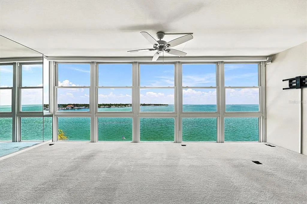 1 bed, 1.5 bath, 900 sqft, $2,500 — Photo 3