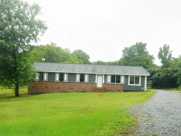 107 Nassau St, Talladega, AL 35160