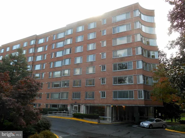 4200 Cathedral Ave NW APT 803, Washington, DC 20016