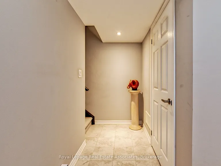 488 Bellflower Ct — Photo 12