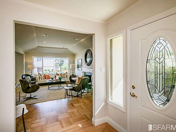 3rd image of 1711 Eucalyptus Dr