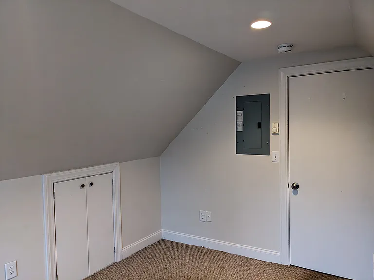 22 Edwards Sq — Photo 18