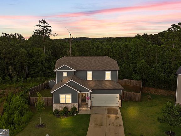3rd image of 301 Lookout Dr