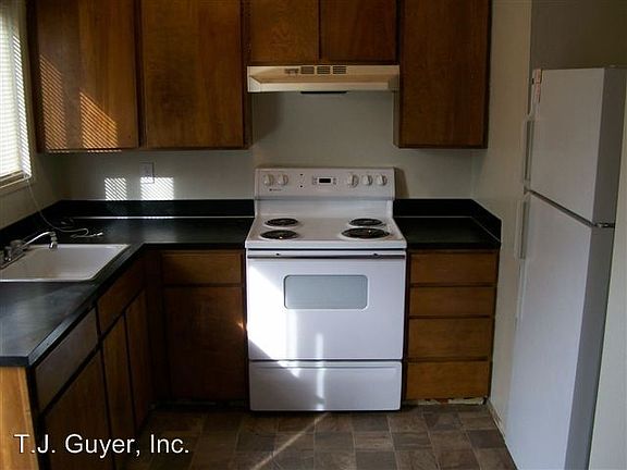 2nd image of 621-D 3rd Ave SW #3975624