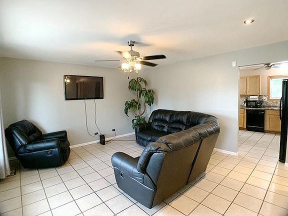 4th image of 631 Chesapeake Dr