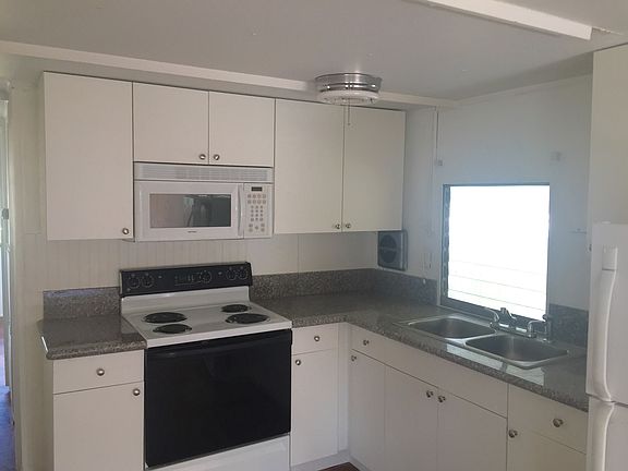 3rd image of 3372 E Dean St