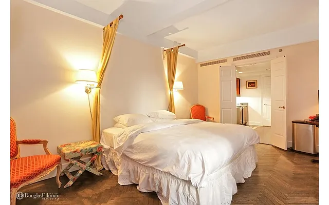 Sold by Douglas Elliman | media 9