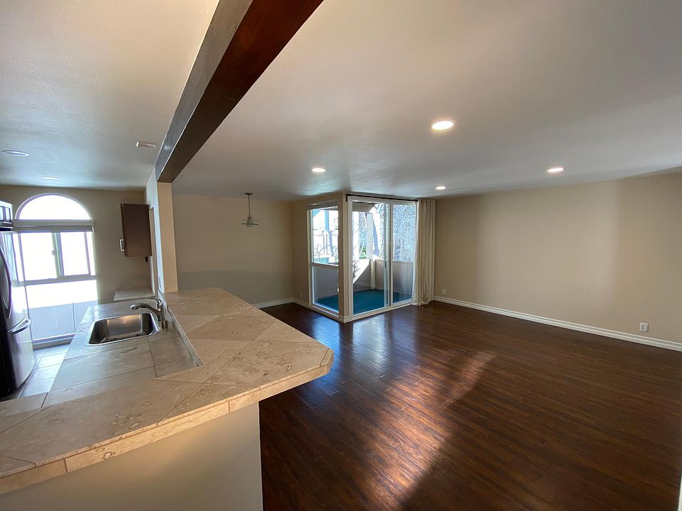 1st image of 4865 Collwood Blvd