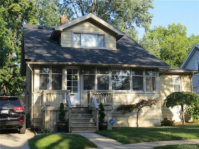 1st image of 1033 Batavia Ave