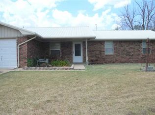3 E E Ave, CACHE, OK 73527