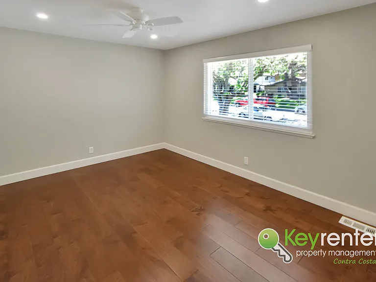 2255 Segundo Ct #2 — Photo 12