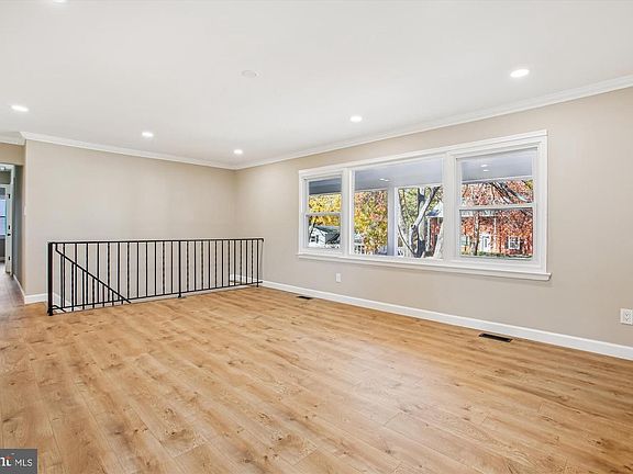 4th image of 9075 Andromeda Dr