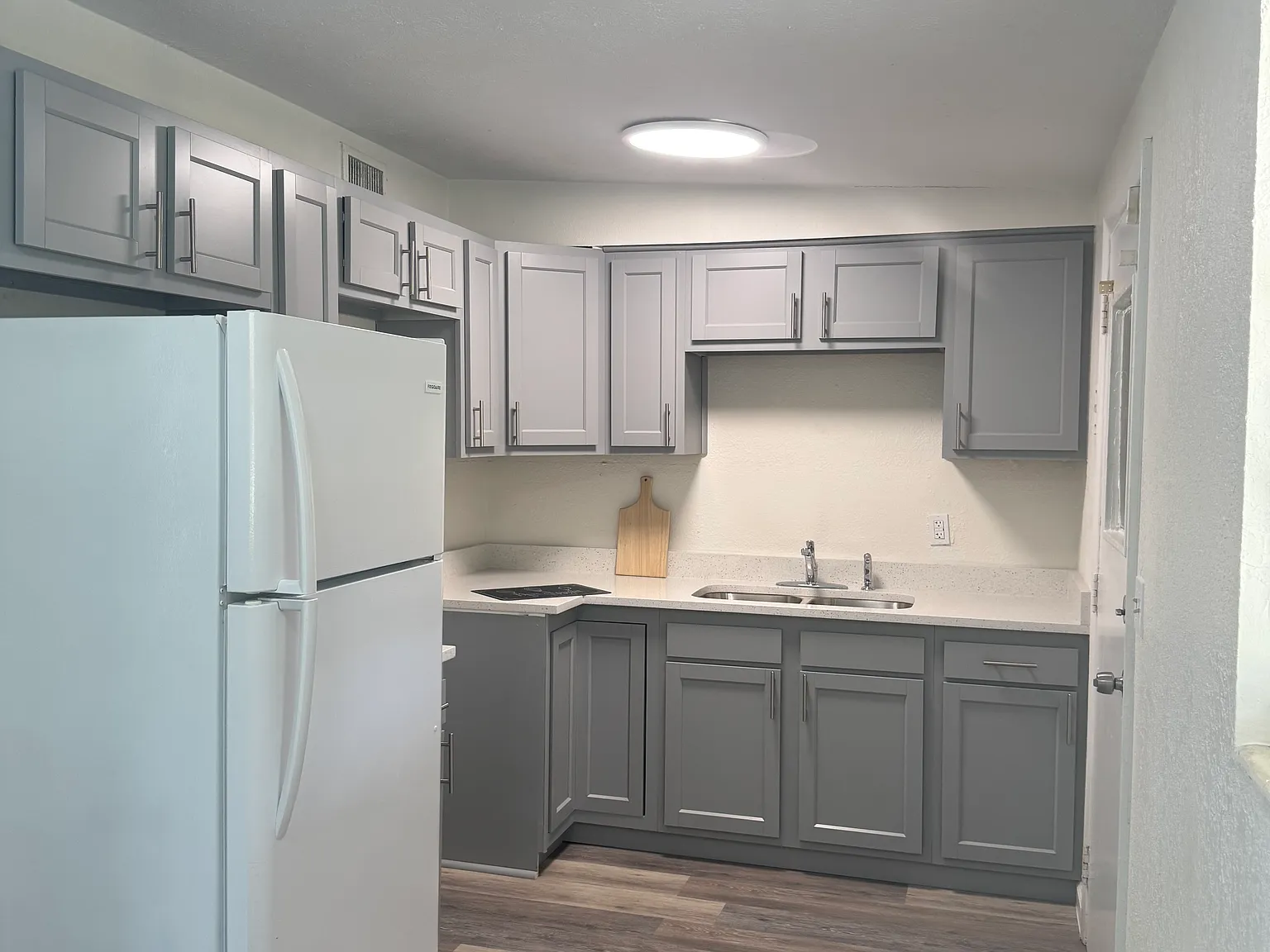 3 bed, 864 sqft, $1,400 — Photo 4