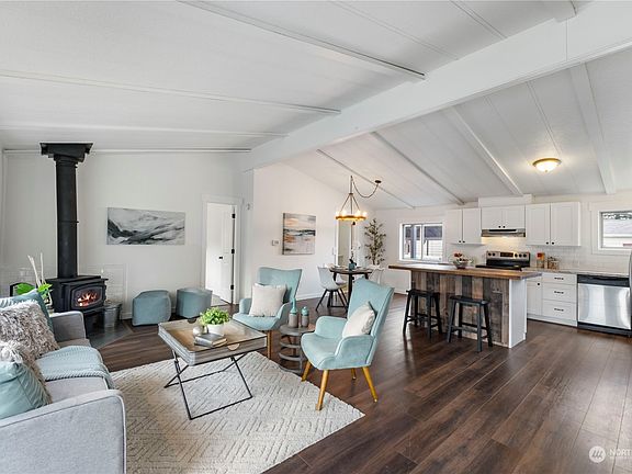 5th image of 20910 Bonanza Drive E