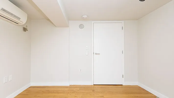 Rented by Nooklyn NYC LLC | media 47