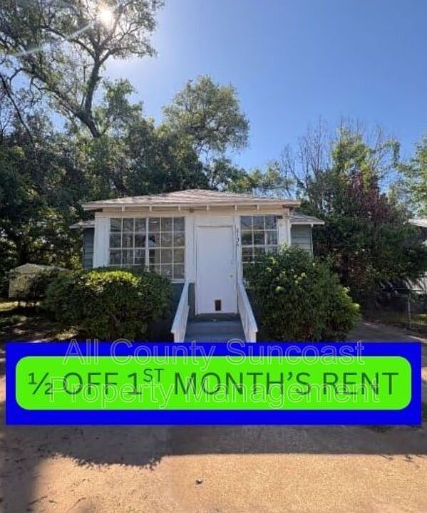 1st image of 2134 Saxon St