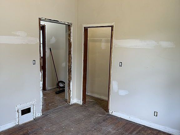 5th image of 2028 Myrtle St
