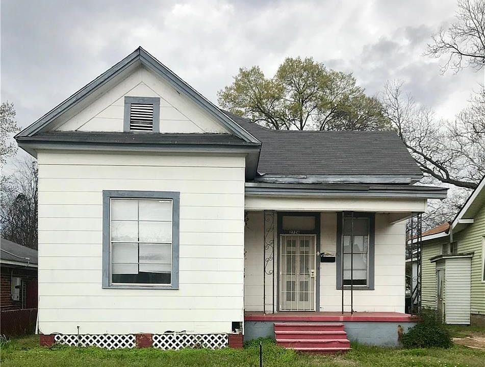 1st image of 2726 Judson St