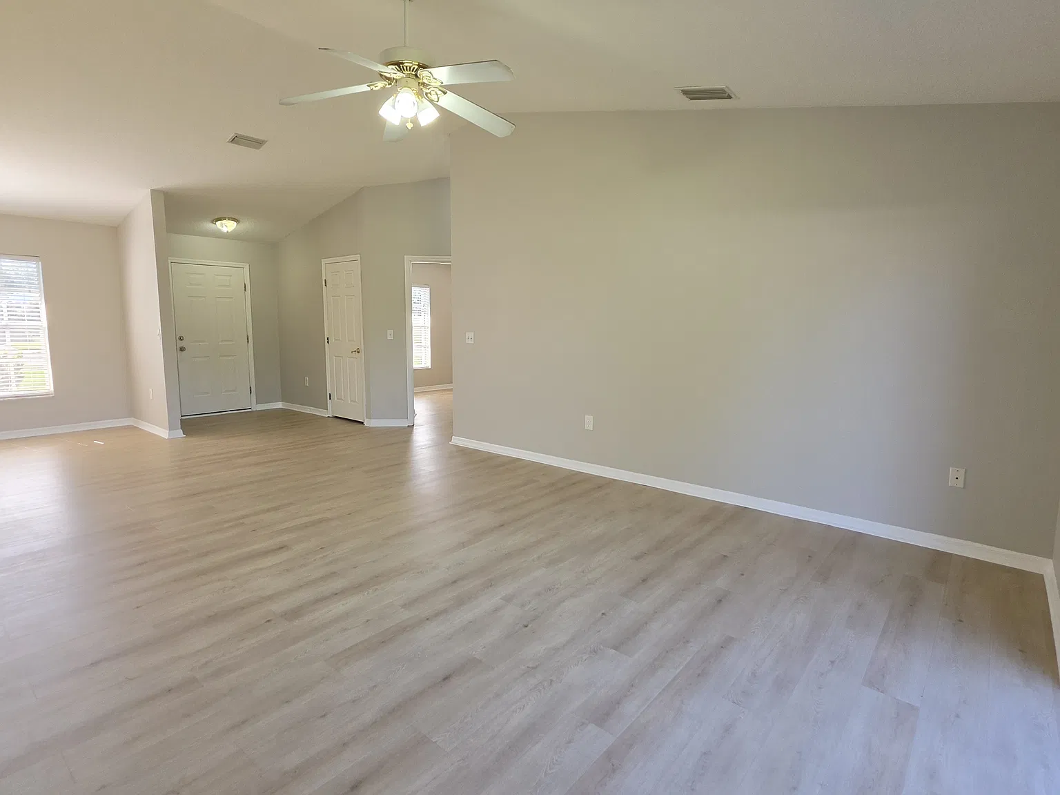 3 bed, 1618 sqft, $2,000 — Photo 4
