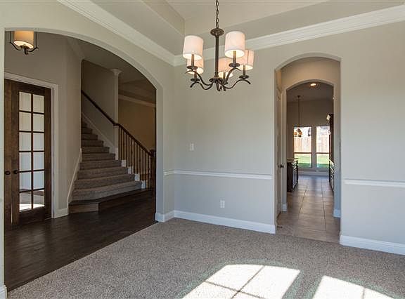 4th image of 668 Hanover Dr