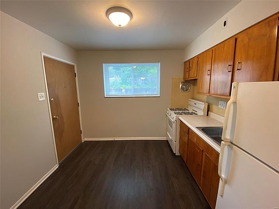 3rd image of 8507 Titchfield Ct APT B